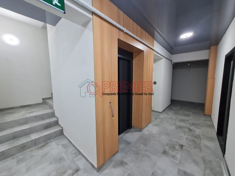 Grand Arena Mall, 3 camere la doar 91.900 Euro - Sector 4,